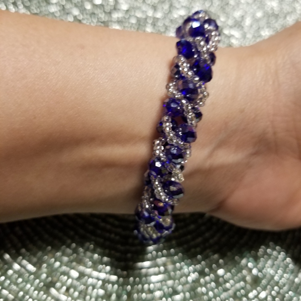 Bracelet. - Picture 2 of 2